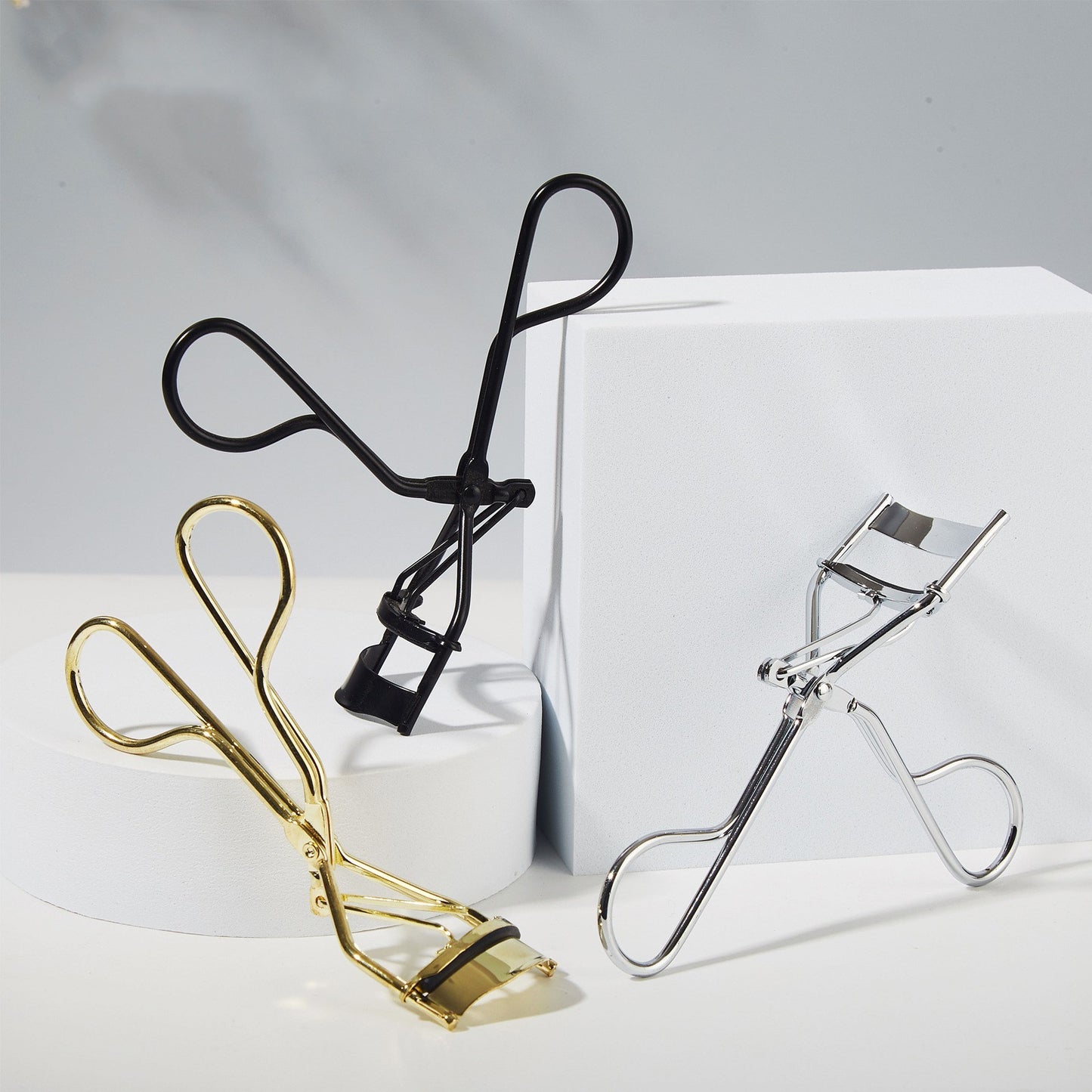 Professional Metal Eyelash Curler for Smooth, Curl-Perfect Lashes